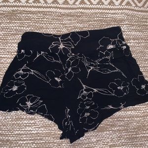 Black floral Oneill shorts!